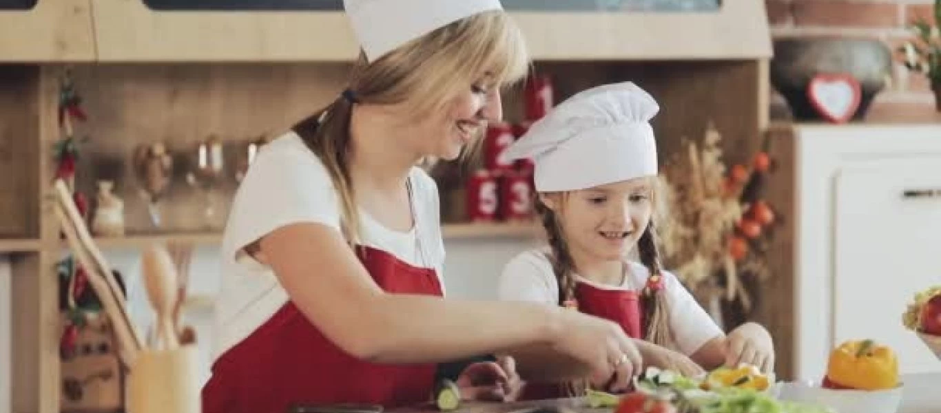 Εργαζόμενες μητέρες: Ποιες τροφές θα «λύσουν» τα χέρια τους;